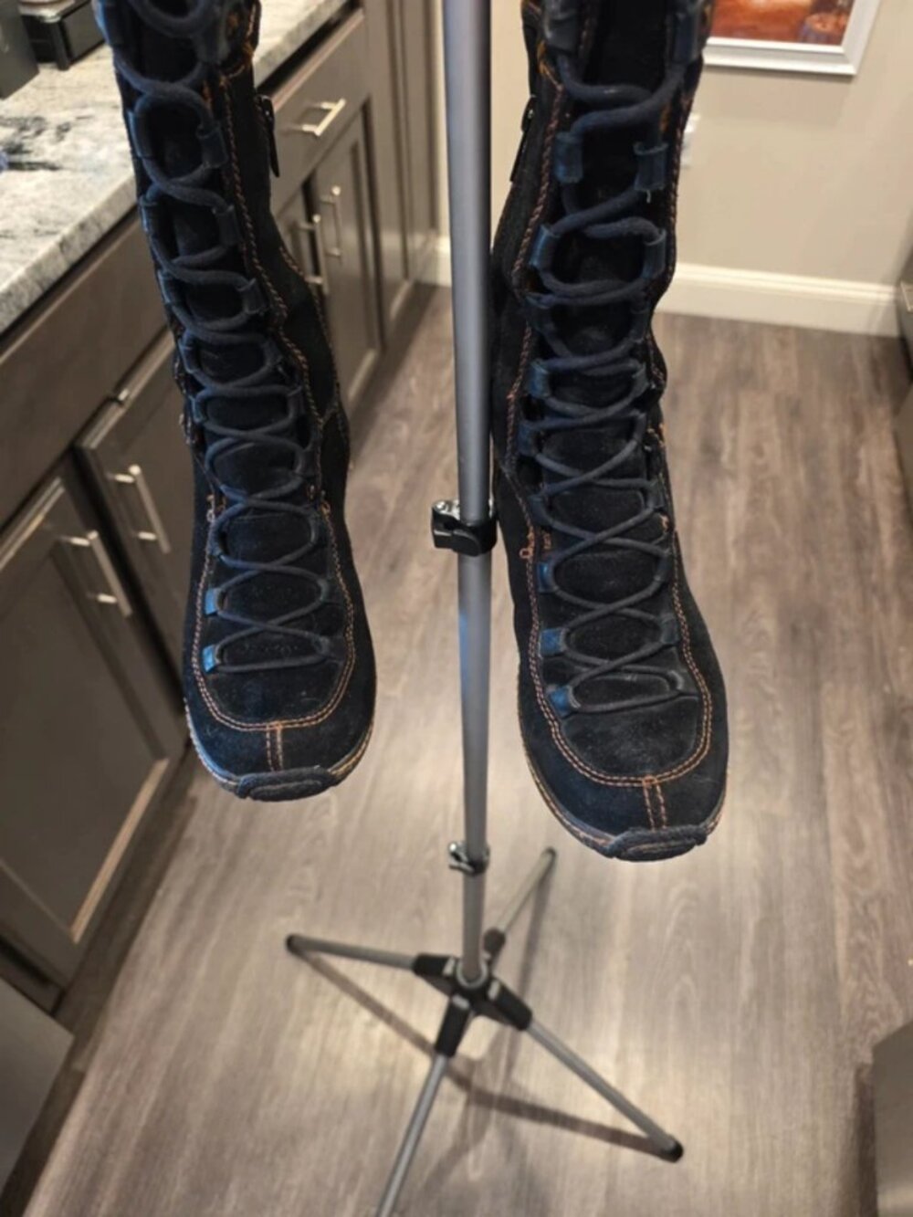 Boots - Picture 4 of 4